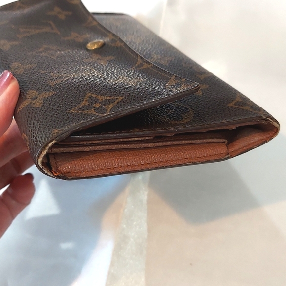 Louis Vuitton Long Wallet - Picture 9 of 12
